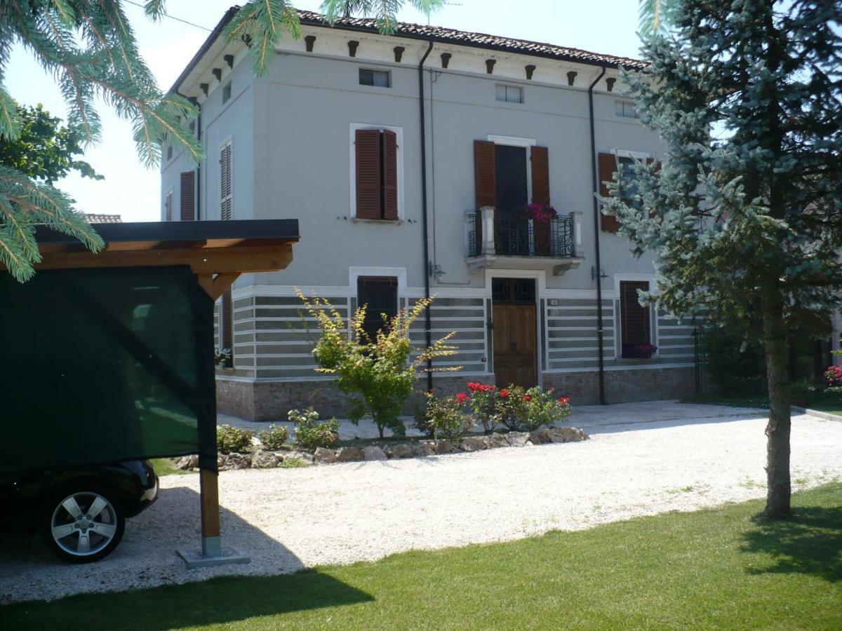 مبيت وإفطار Villanova sull'Arda L'Albero Della Gioia المظهر الخارجي الصورة